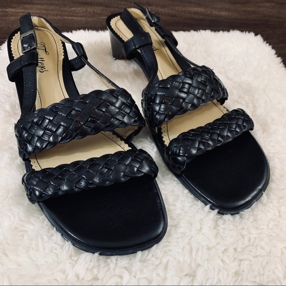 Trotters Black Woven Leather Sandal 8 N